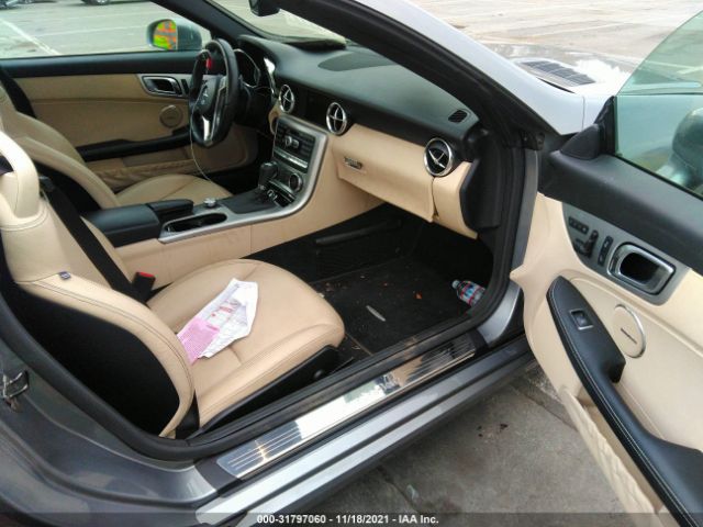 Photo 4 VIN: WDDPK5HA6CF015001 - MERCEDES-BENZ SLK-CLASS 