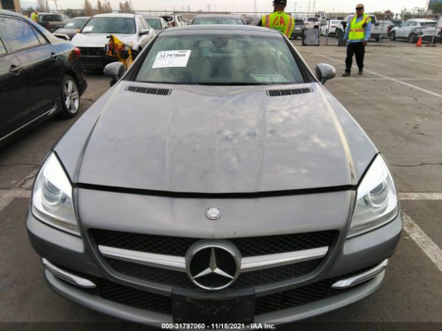 Photo 5 VIN: WDDPK5HA6CF015001 - MERCEDES-BENZ SLK-CLASS 