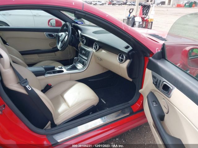 Photo 4 VIN: WDDPK5HA9CF005594 - MERCEDES-BENZ SLK 350 