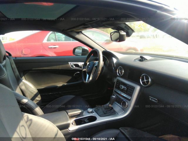 Photo 4 VIN: WDDPK5HA9DF052206 - MERCEDES-BENZ SLK-CLASS 