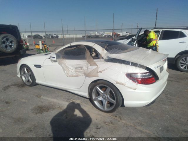 Photo 2 VIN: WDDPK5HAXFF099523 - MERCEDES-BENZ SLK-CLASS 