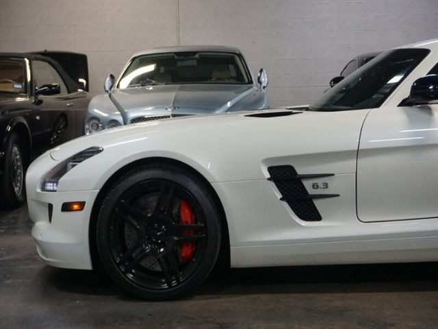 Photo 3 VIN: WDDRJ7JA4EA010915 - MERCEDES-BENZ SLS AMG GT 