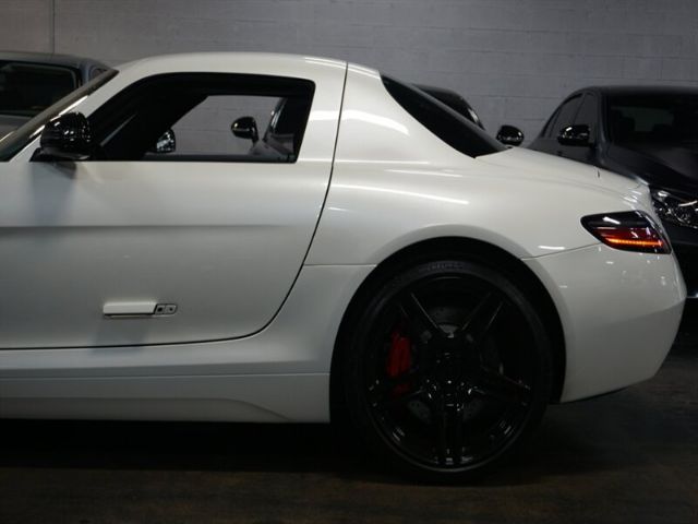 Photo 4 VIN: WDDRJ7JA4EA010915 - MERCEDES-BENZ SLS AMG GT 