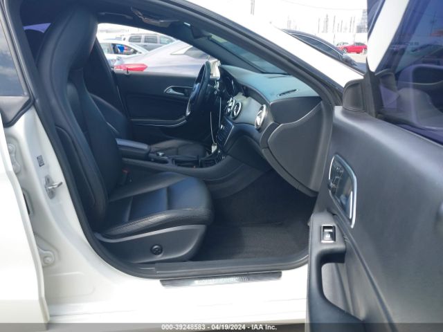 Photo 4 VIN: WDDSJ4EB0FN176751 - MERCEDES-BENZ CLA 250 