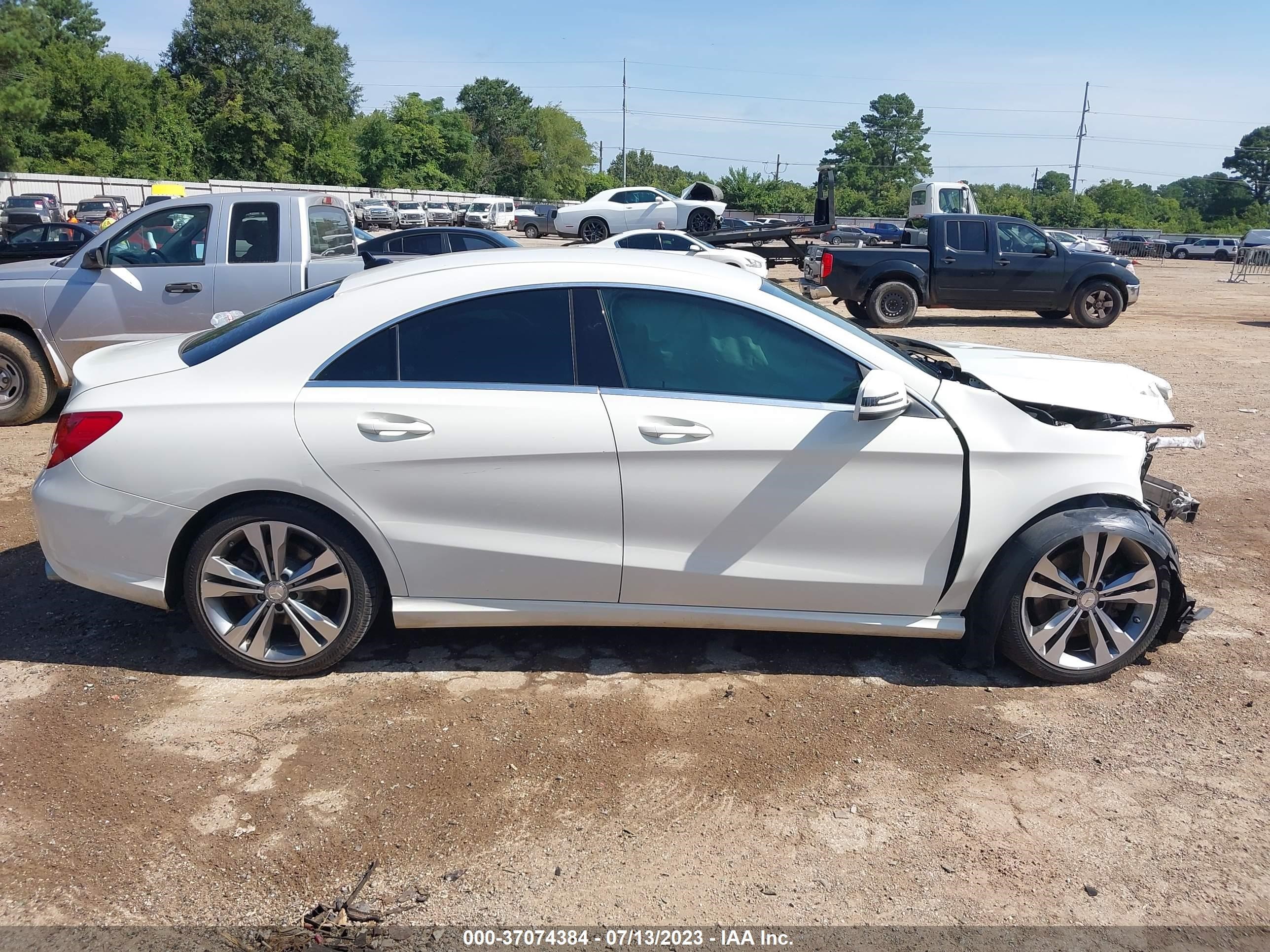 Photo 13 VIN: WDDSJ4EB0GN305279 - MERCEDES-BENZ CLA-KLASSE 