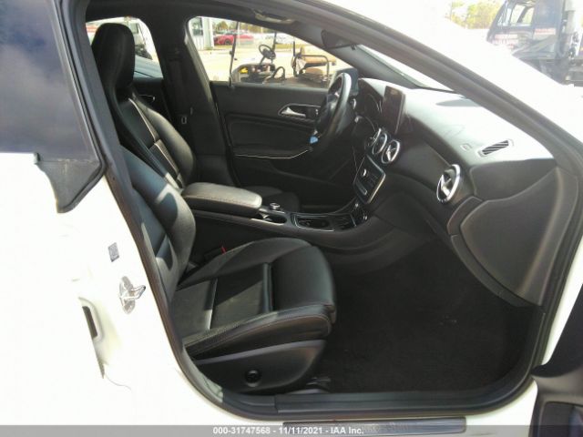 Photo 4 VIN: WDDSJ4EB0KN768242 - MERCEDES-BENZ CLA 