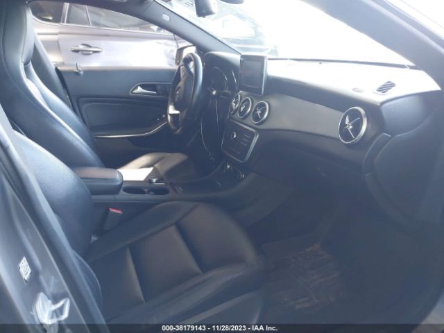 Photo 4 VIN: WDDSJ4EB1FN194143 - MERCEDES-BENZ CLA 250 