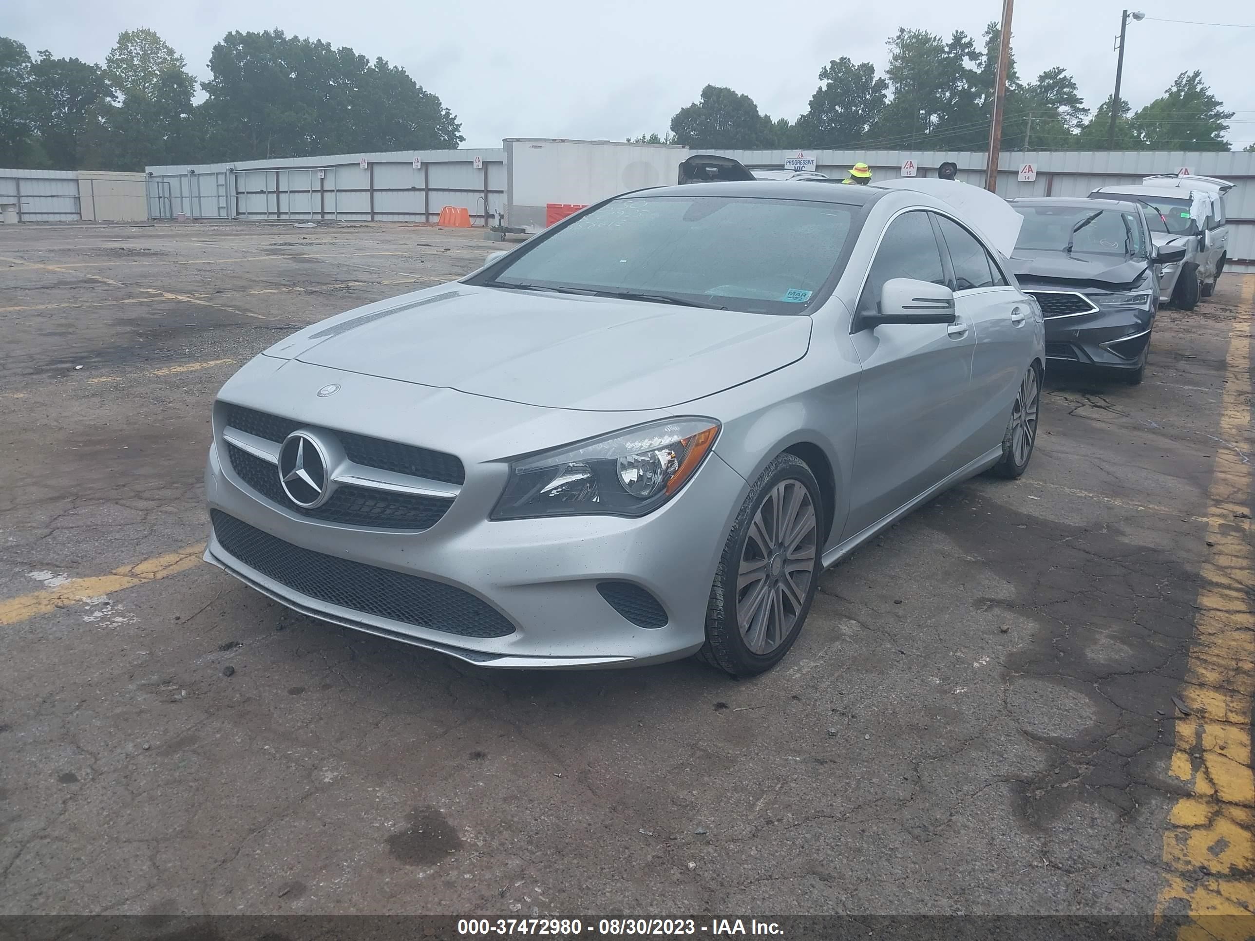 Photo 1 VIN: WDDSJ4EB1HN458612 - MERCEDES-BENZ CLA-KLASSE 