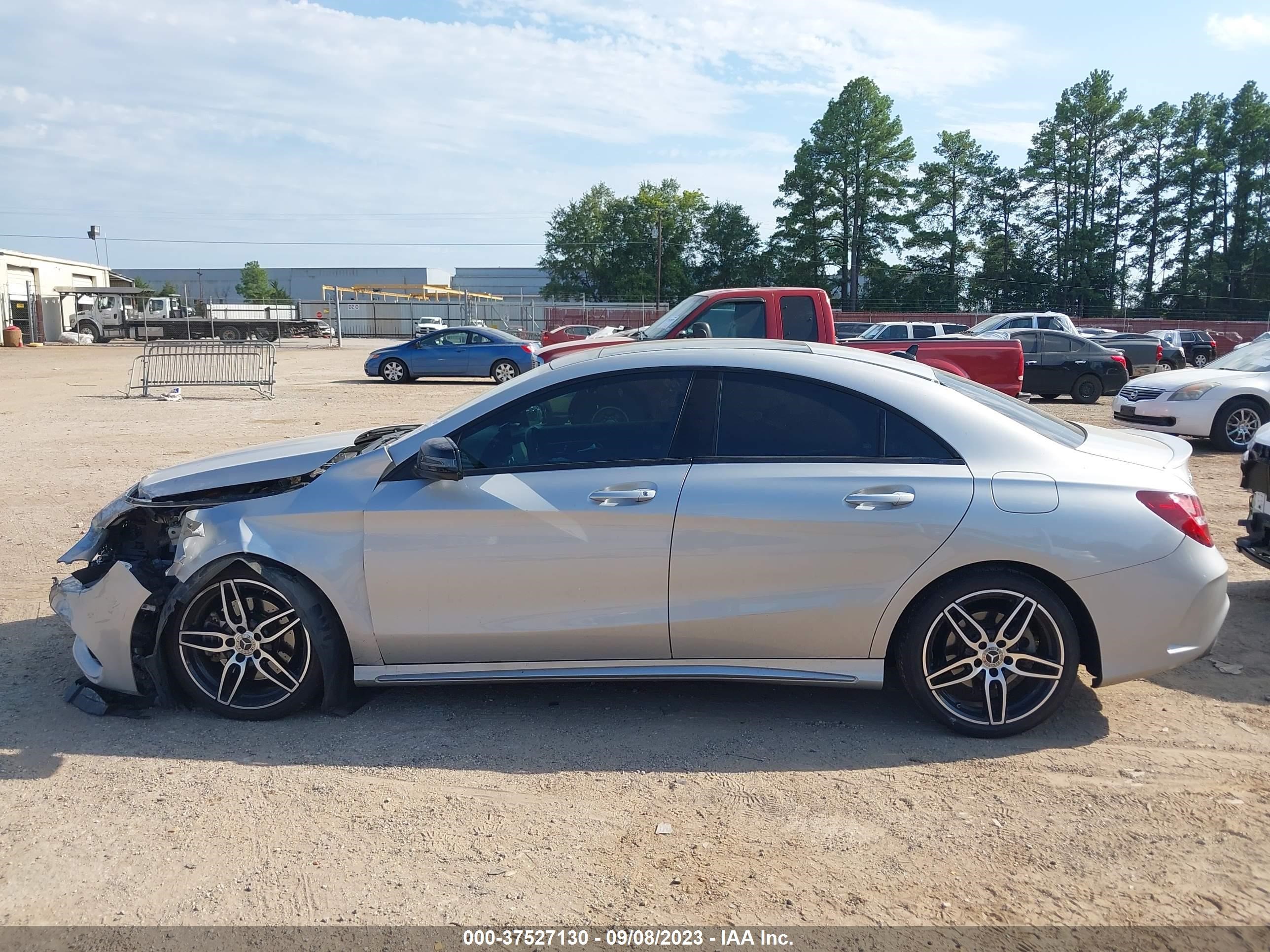 Photo 13 VIN: WDDSJ4EB1JN589285 - MERCEDES-BENZ CLA-KLASSE 