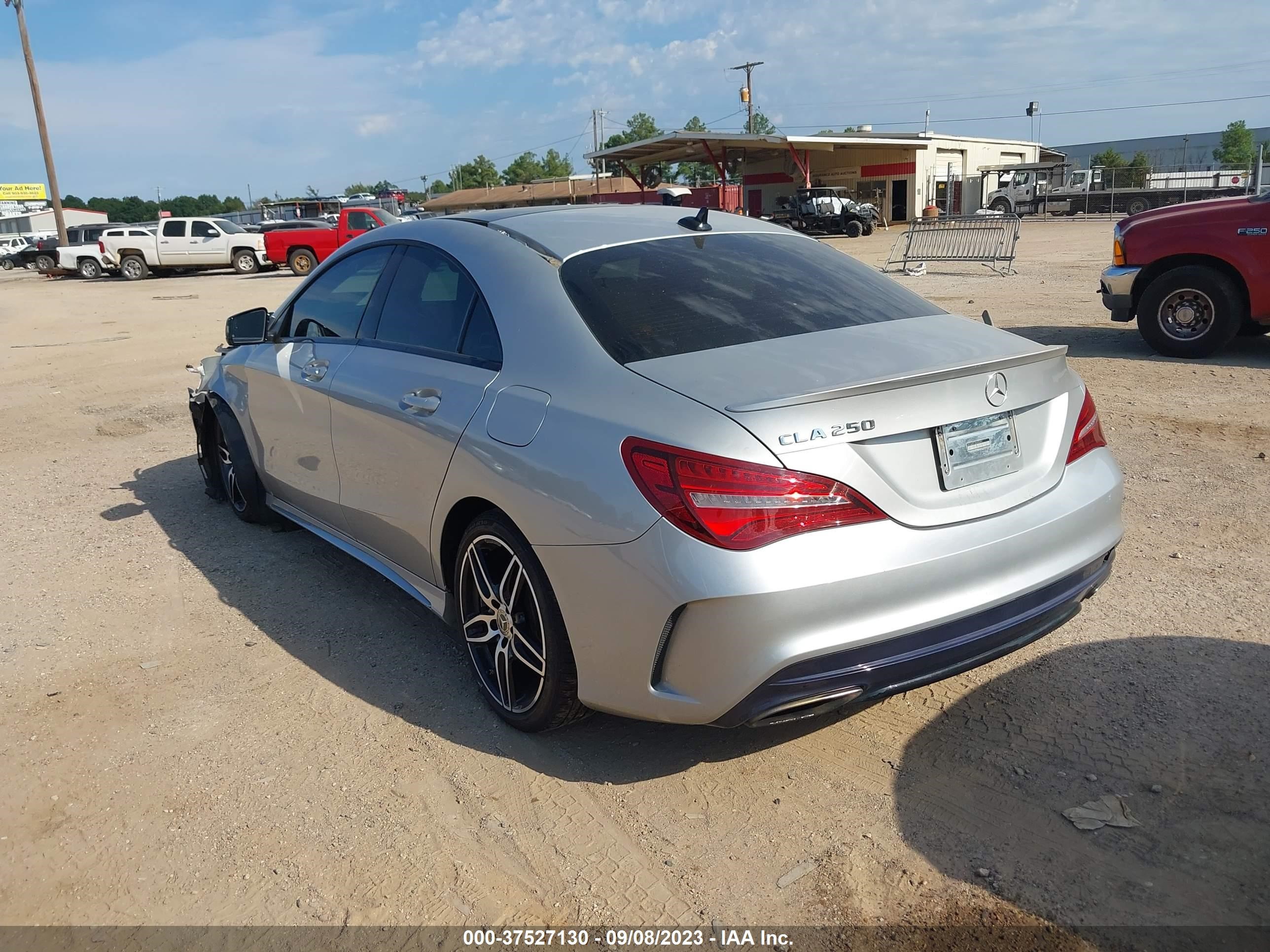 Photo 2 VIN: WDDSJ4EB1JN589285 - MERCEDES-BENZ CLA-KLASSE 