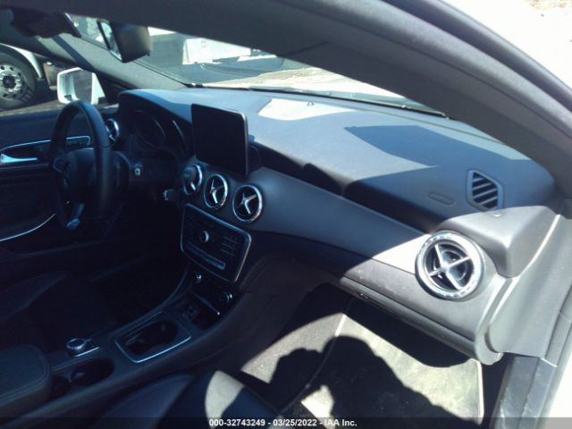 Photo 4 VIN: WDDSJ4EB1JN603900 - MERCEDES-BENZ CLA 