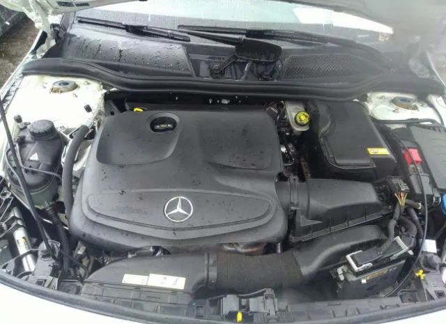 Photo 9 VIN: WDDSJ4EB2FN164908 - MERCEDES-BENZ CLA-CLASS 