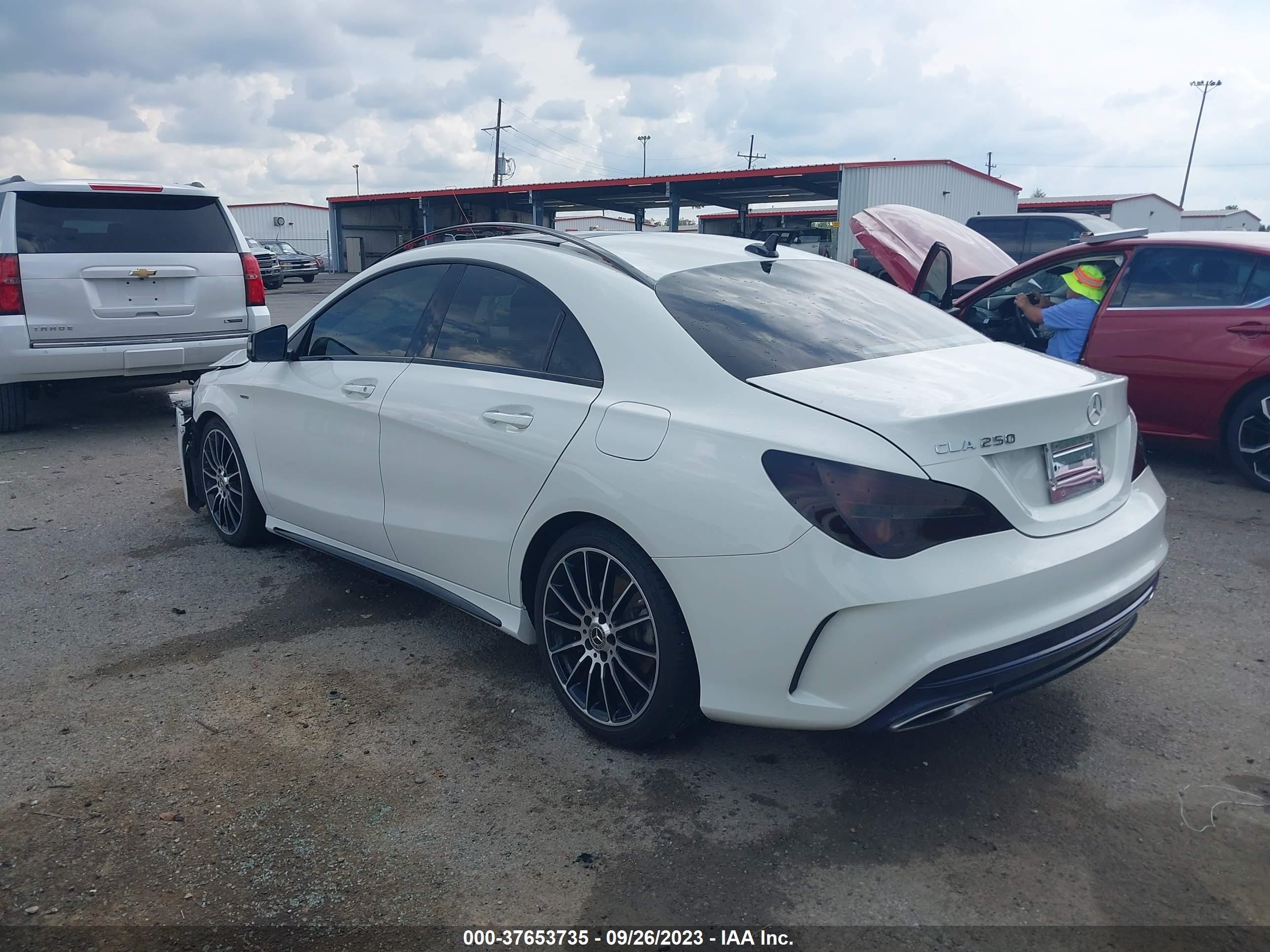 Photo 2 VIN: WDDSJ4EB2JN521089 - MERCEDES-BENZ CLA-KLASSE 