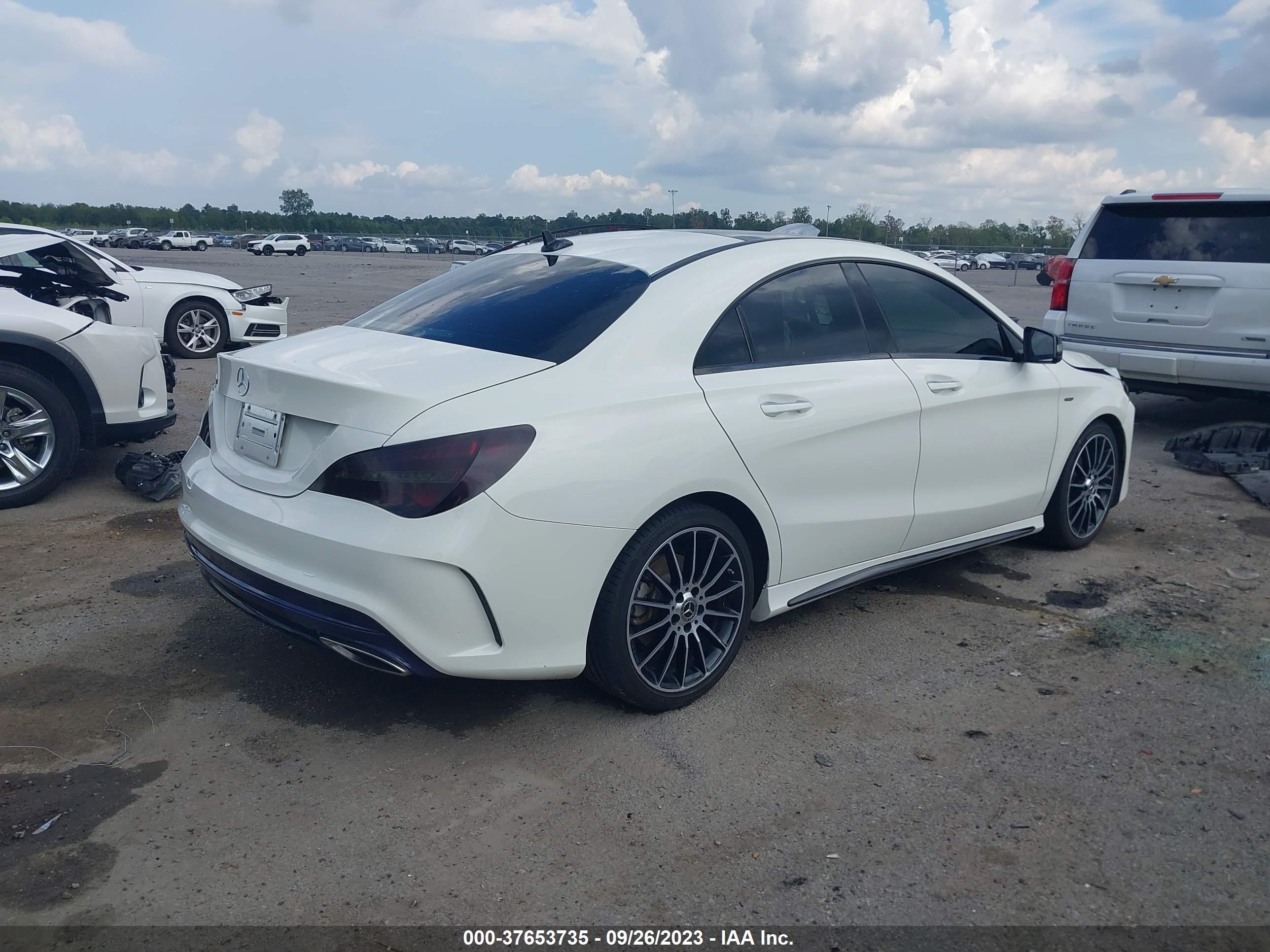 Photo 3 VIN: WDDSJ4EB2JN521089 - MERCEDES-BENZ CLA-KLASSE 