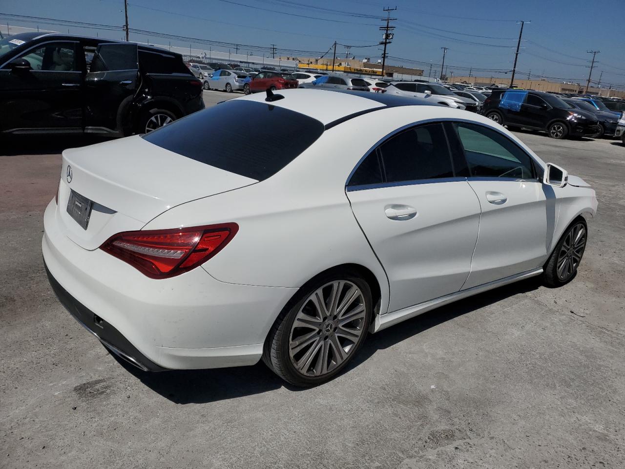 Photo 2 VIN: WDDSJ4EB2JN669663 - MERCEDES-BENZ CLA-KLASSE 