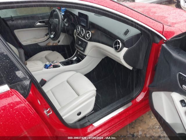 Photo 4 VIN: WDDSJ4EB2KN743052 - MERCEDES-BENZ CLA-CLASS 