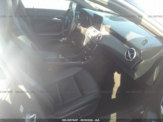 Photo 4 VIN: WDDSJ4EB3HN413462 - MERCEDES-BENZ CLA 