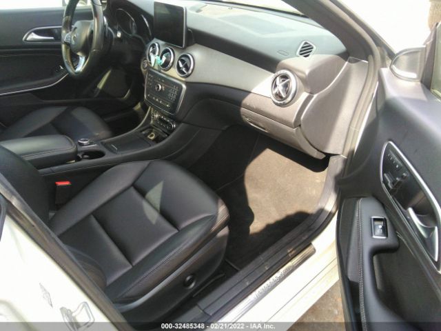 Photo 4 VIN: WDDSJ4EB4FN176445 - MERCEDES-BENZ CLA-CLASS 