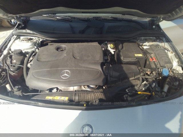 Photo 9 VIN: WDDSJ4EB4FN227815 - MERCEDES-BENZ CLA-CLASS 