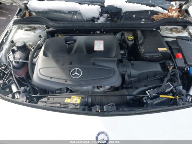 Photo 9 VIN: WDDSJ4EB4GN394757 - MERCEDES-BENZ CLA 250 