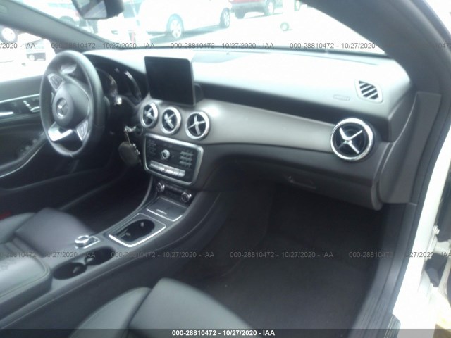 Photo 4 VIN: WDDSJ4EB4HN431579 - MERCEDES-BENZ CLA 