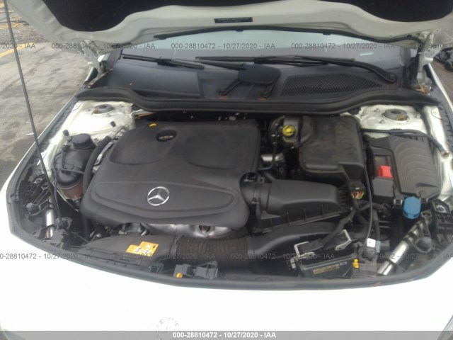 Photo 9 VIN: WDDSJ4EB4HN431579 - MERCEDES-BENZ CLA 