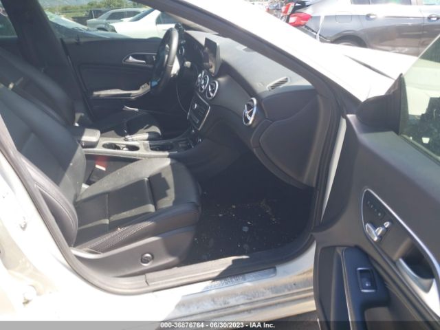 Photo 4 VIN: WDDSJ4EB4HN436233 - MERCEDES-BENZ CLA 250 