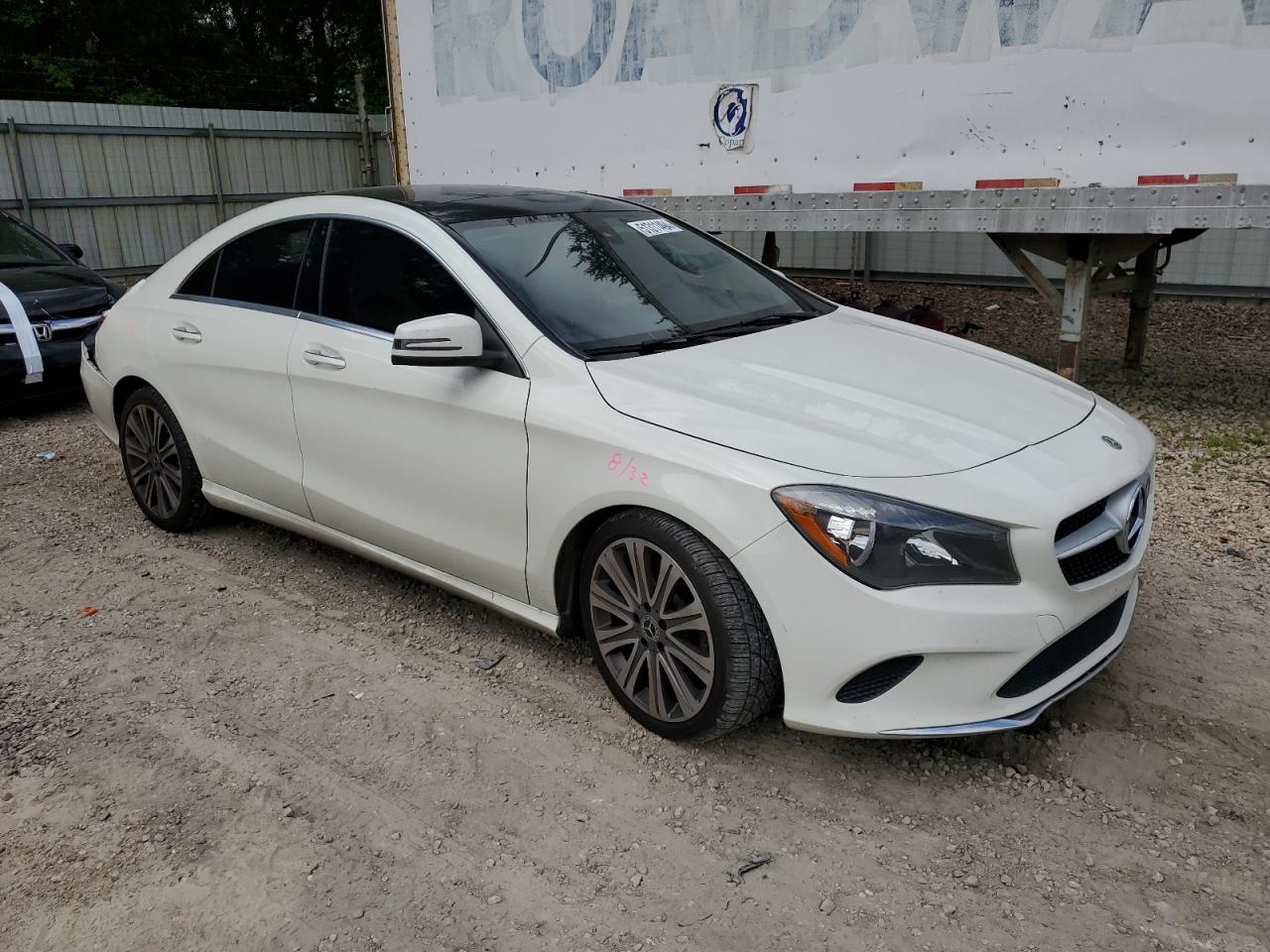 Photo 3 VIN: WDDSJ4EB4JN579611 - MERCEDES-BENZ CLA-KLASSE 