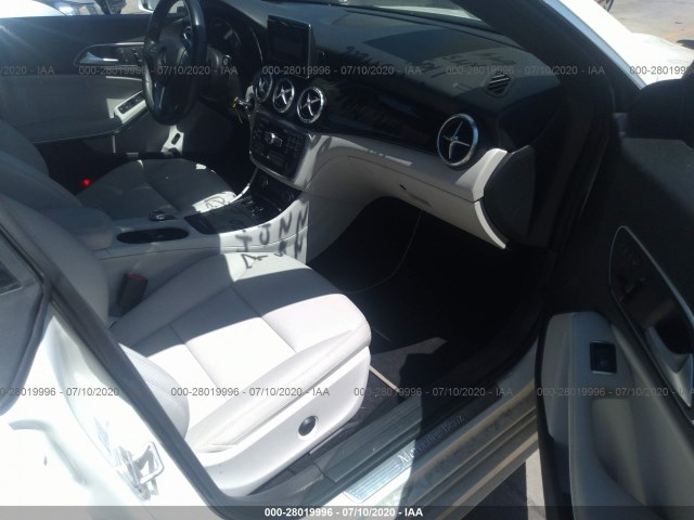 Photo 4 VIN: WDDSJ4EB5EN049606 - MERCEDES-BENZ CLA-CLASS 