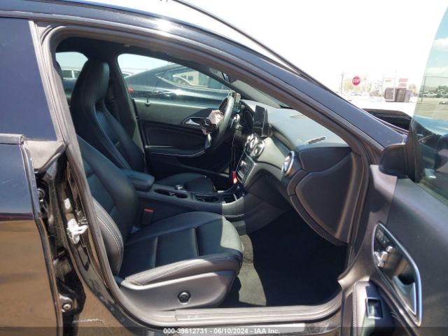 Photo 4 VIN: WDDSJ4EB5HN429534 - MERCEDES-BENZ CLA-CLASS 