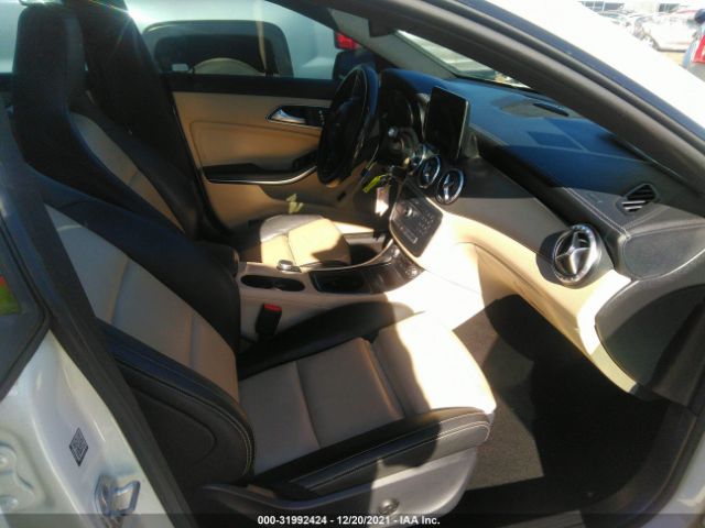 Photo 4 VIN: WDDSJ4EB5JN549890 - MERCEDES-BENZ CLA 