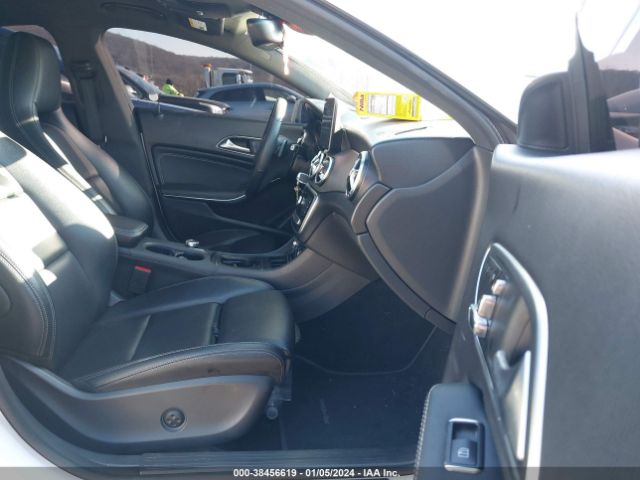 Photo 4 VIN: WDDSJ4EB5KN717559 - MERCEDES-BENZ CLA 250 