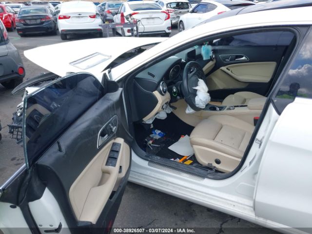 Photo 4 VIN: WDDSJ4EB5KN720025 - MERCEDES-BENZ CLA 250 