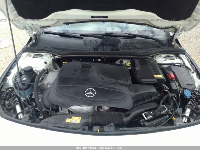 Photo 9 VIN: WDDSJ4EB6GN318814 - MERCEDES-BENZ CLA 