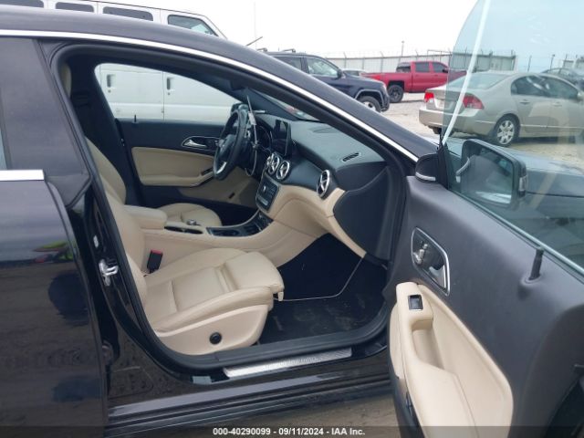 Photo 4 VIN: WDDSJ4EB6HN437013 - MERCEDES-BENZ CLA-CLASS 