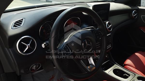 Photo 10 VIN: WDDSJ4EB6JN537022 - MERCEDES-BENZ CLA 250 