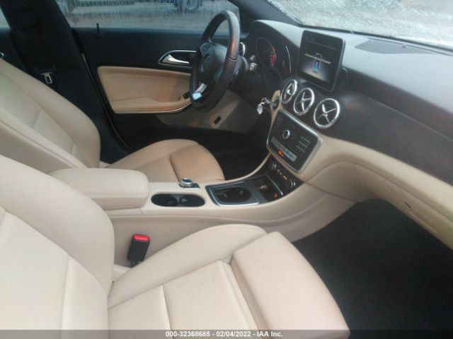 Photo 4 VIN: WDDSJ4EB6KN699234 - MERCEDES-BENZ CLA 