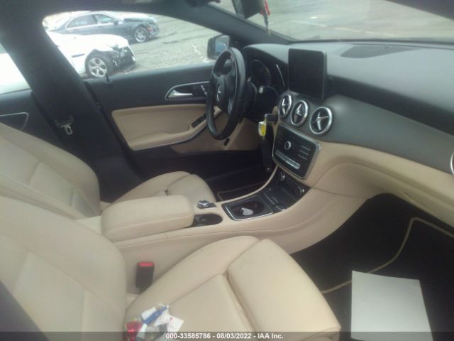 Photo 4 VIN: WDDSJ4EB6KN739330 - MERCEDES-BENZ CLA 