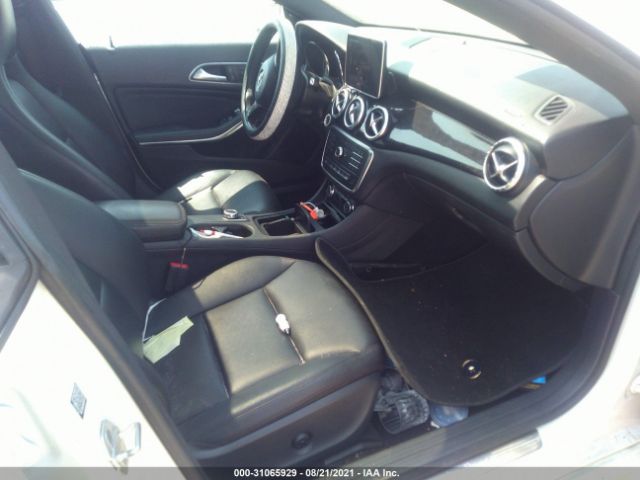 Photo 4 VIN: WDDSJ4EB7FN174978 - MERCEDES-BENZ CLA-CLASS 