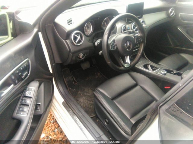 Photo 4 VIN: WDDSJ4EB7GN379766 - MERCEDES-BENZ CLA 