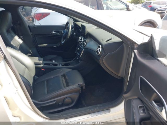 Photo 4 VIN: WDDSJ4EB8HN398490 - MERCEDES-BENZ CLA 250 