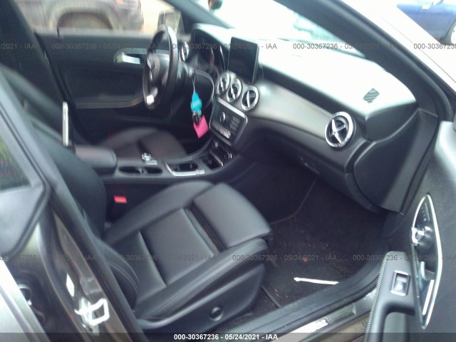 Photo 4 VIN: WDDSJ4EB8HN444612 - MERCEDES-BENZ CLA 