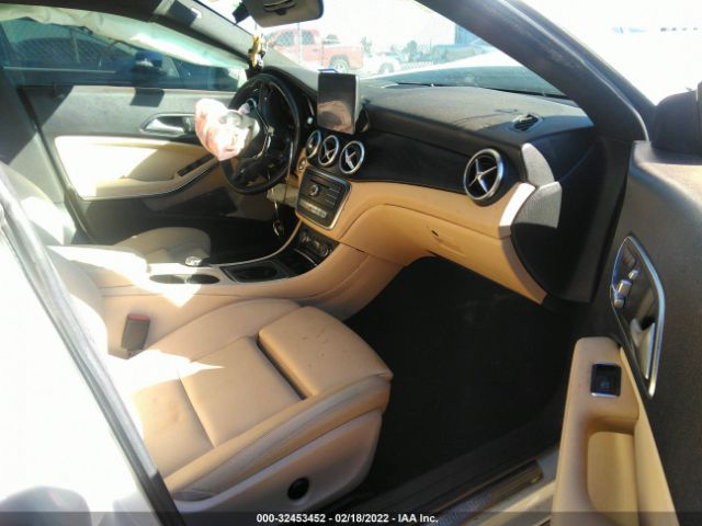 Photo 4 VIN: WDDSJ4EB8HN479540 - MERCEDES-BENZ CLA 