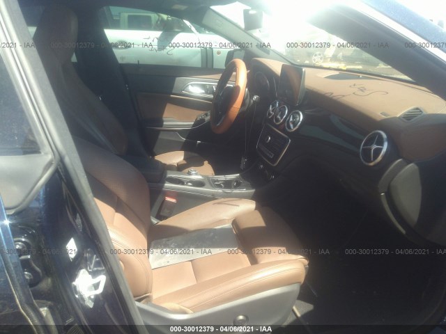 Photo 4 VIN: WDDSJ4EB8JN570412 - MERCEDES-BENZ CLA 