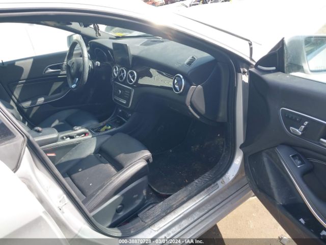 Photo 4 VIN: WDDSJ4EB8JN582043 - MERCEDES-BENZ CLA 250 