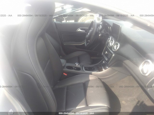 Photo 4 VIN: WDDSJ4EB8KN753763 - MERCEDES-BENZ CLA 