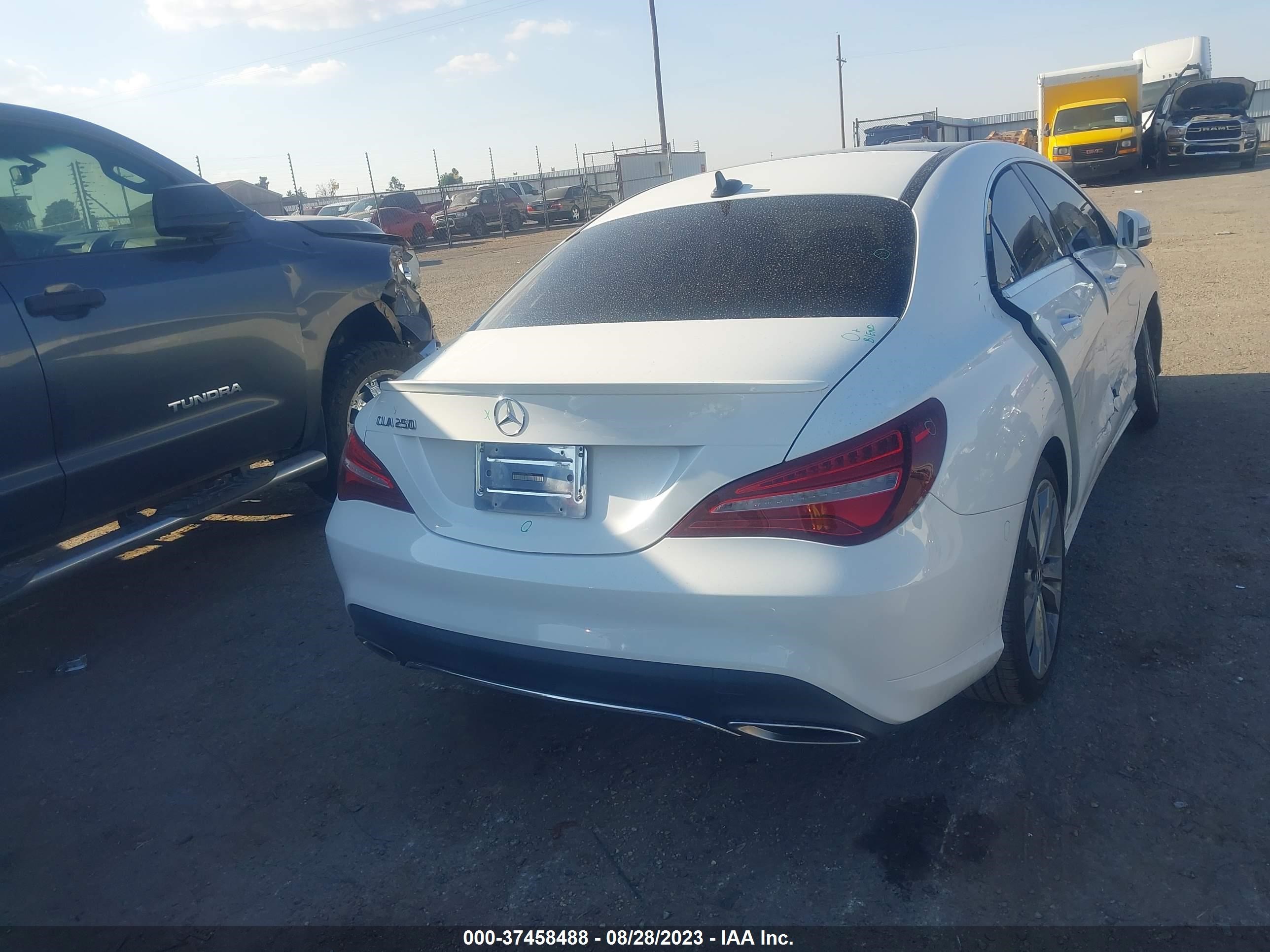 Photo 15 VIN: WDDSJ4EB8KN775326 - MERCEDES-BENZ CLA-KLASSE 