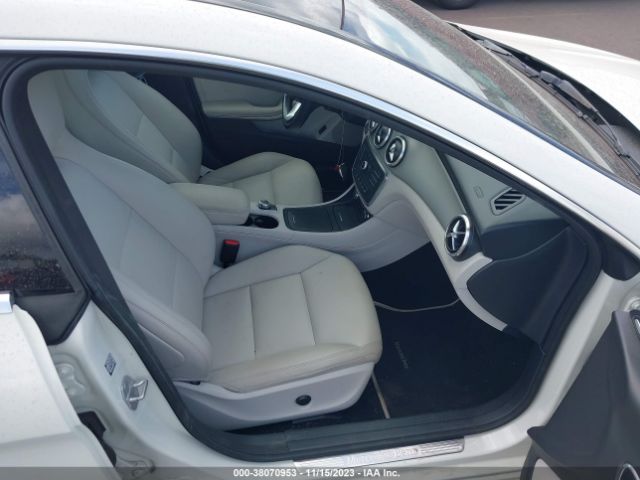 Photo 4 VIN: WDDSJ4EB9FN252791 - MERCEDES-BENZ CLA 250 