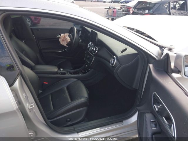 Photo 4 VIN: WDDSJ4EB9JN584934 - MERCEDES-BENZ CLA-CLASS 