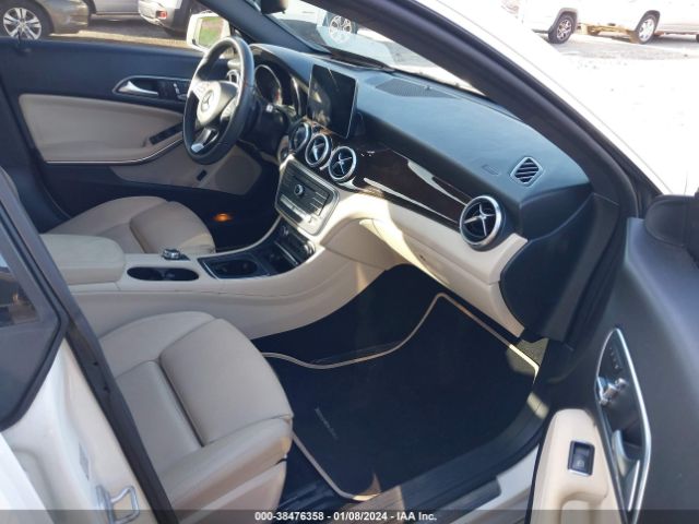 Photo 4 VIN: WDDSJ4EB9JN587705 - MERCEDES-BENZ CLA 250 